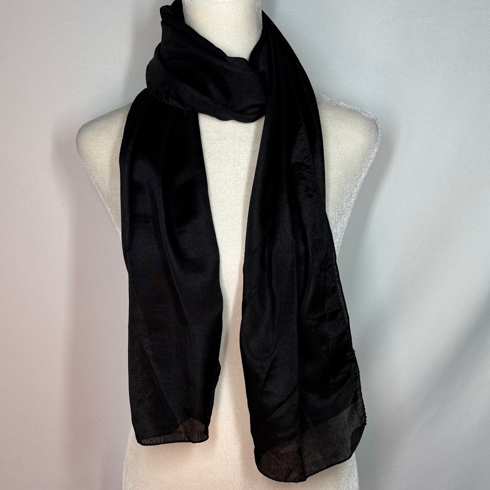💜3/$15 Black Light Weight Scarf